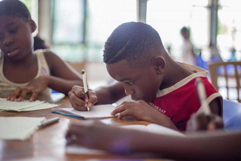 A student learning with whole brain teaching